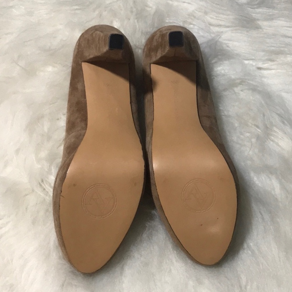 Adrienne Vittadini nude suede high heels platform Size 6 1/2 tan color - Picture 7 of 11